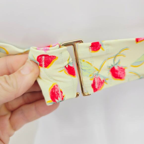 Victoria's Secret Swim Strawberry Essential Bikini Top Yellow 36DDD New - Picture 3 of 5